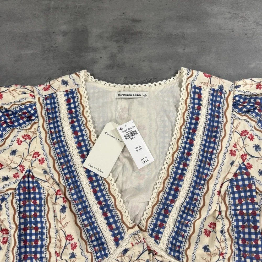 Abercrombie & Fitch short puff